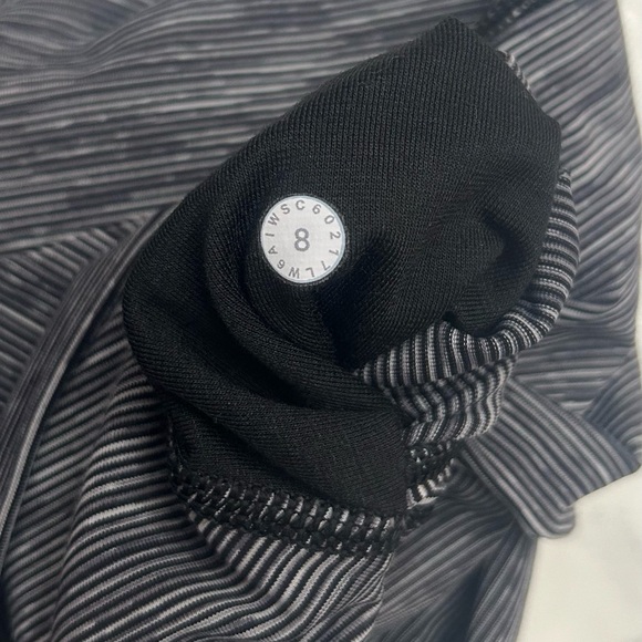 Lululemon Wunder Under Hi-Rise 1/2 Tight, Size 8 - Picture 4 of 11